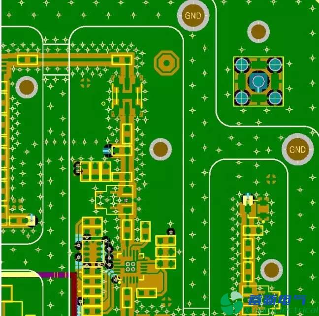 变频电源PCB 隔腔接地过孔图